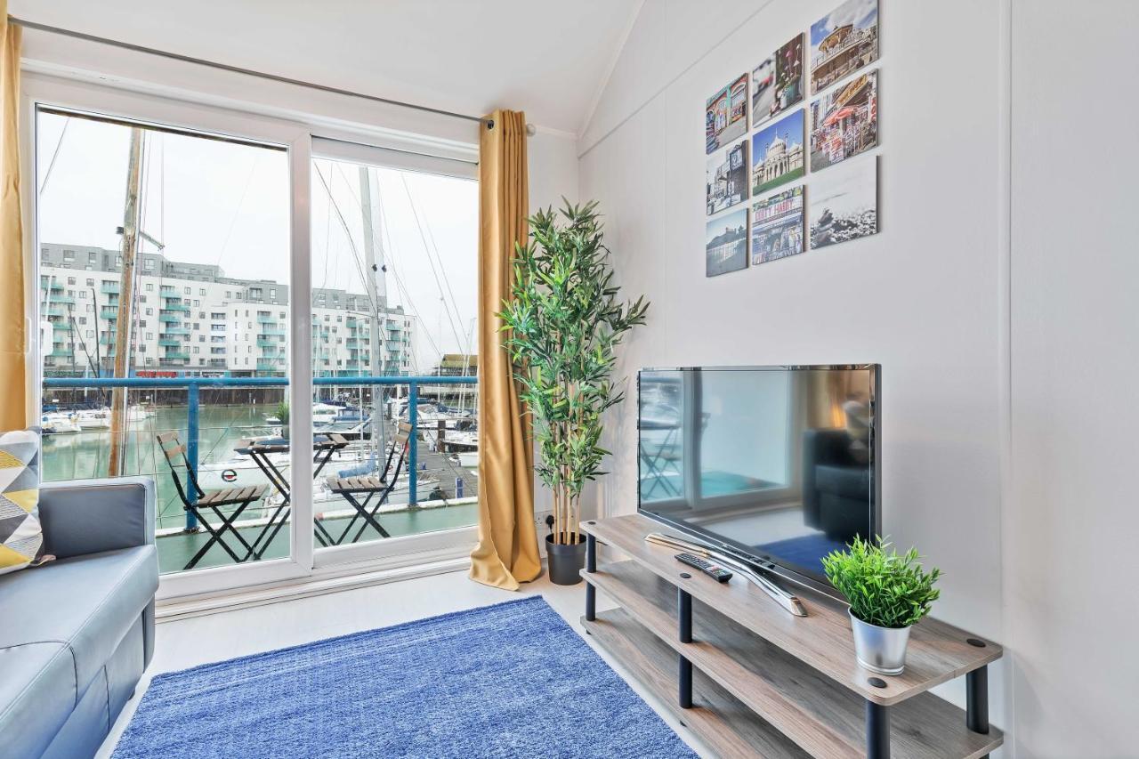 On The Water With Free Parking - By My Getaways Apartment Brighton Exterior photo